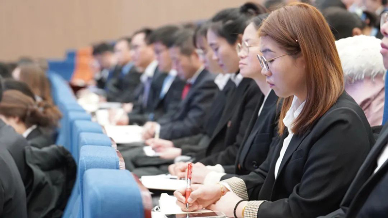 篤行致遠(yuǎn)礪初心 賦能提質(zhì)譜新篇——新華高級(jí)中學(xué)舉行新學(xué)期全體教職工大會(huì)